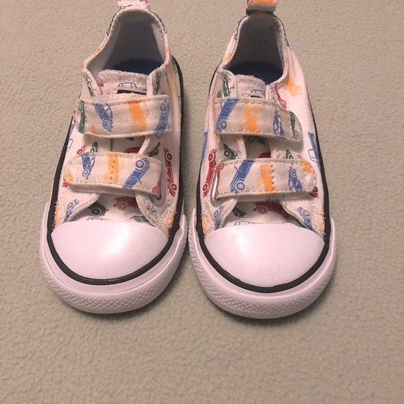 Toddler Converse - Picture 2 of 8